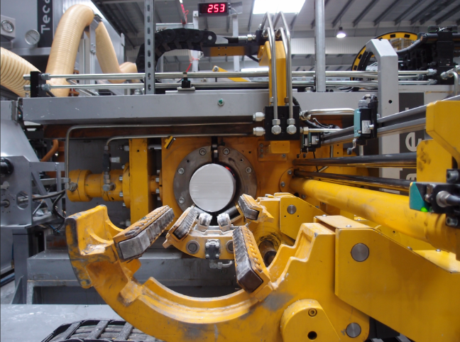 Modern aluminium extrusion facility with automated handling systems